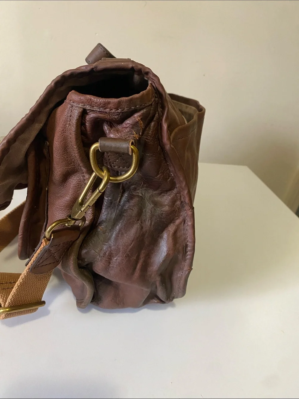 Leather Messenger Bag in Brown
